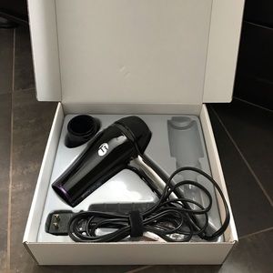 T3 Micro Featherweight Luxe 2i Blowdryer